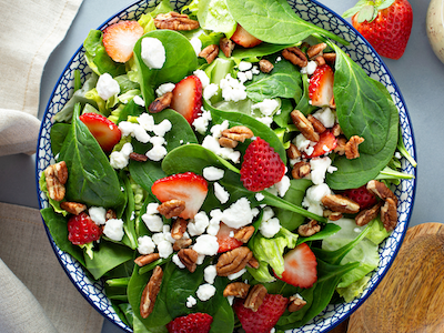 Strawberry Salad with Goat Cheese and Candied&nbsp;Pecans