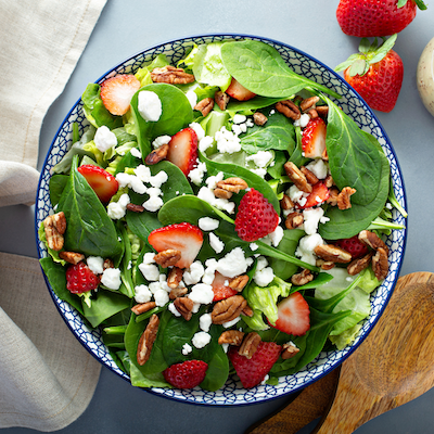 Strawberry Salad with Goat Cheese and Candied&nbsp;Pecans